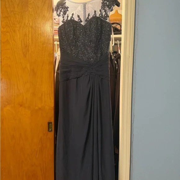 JJs House | Dresses | Jjs House Black Pleated Maxi Gown Sweetheart Neckline  | Poshmark